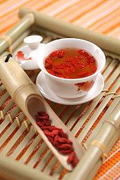 《巫师3》简中翻译被喷机翻 译者回应：繁中更烂